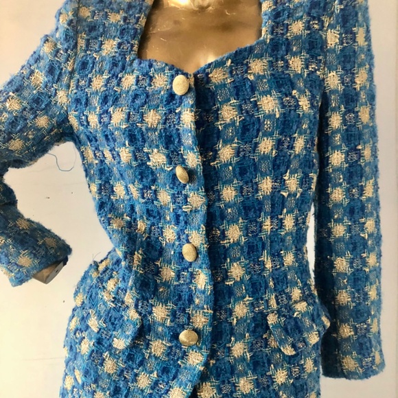 vintage 1980s blue and gold wool suit Master the art of effortless chic - Picture 9 of 12